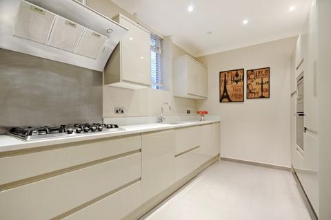 3 bedroom flat to rent, Fitzjohns Avenue, London NW3