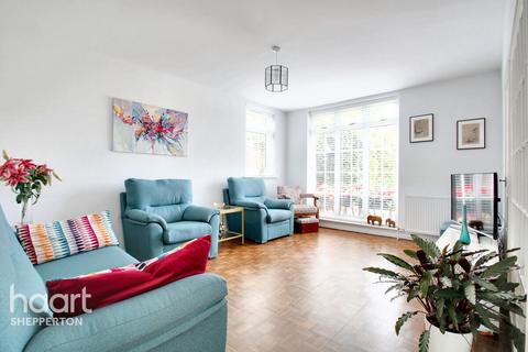 3 bedroom end of terrace house for sale, Mulberry Trees, Shepperton