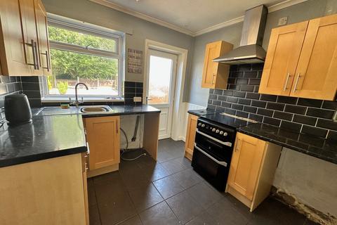 3 bedroom end of terrace house for sale, Shelley Road, Chadderton, Oldham