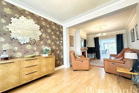 4 bedroom semi-detached house for sale, Edison Avenue, Hornchurch, RM12