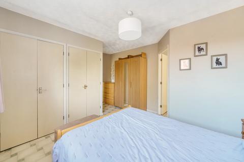 73 The Cornfields, Bishops Cleeve, Cheltenham, GL52 7YQ