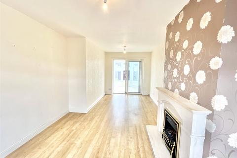 18 Chevington, Gateshead, NE10 8JY
