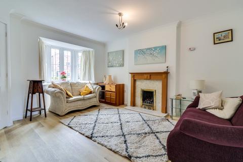 3 bedroom terraced house for sale, Windsor Court, Bramley, Leeds, West Yorkshire, LS13