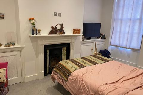 2 bedroom property to rent, Midvale Road, St. Helier, JE2