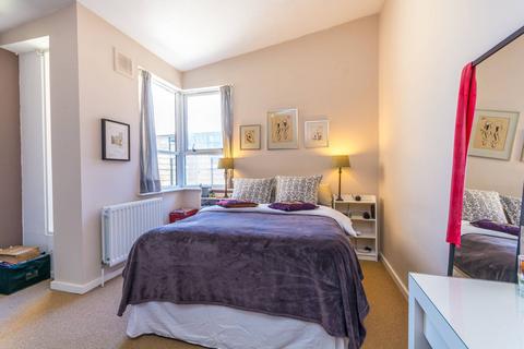 2 bedroom house to rent, Carysfort Road, Stoke Newington, London, N16