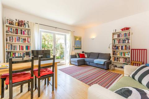 2 bedroom house to rent, Carysfort Road, Stoke Newington, London, N16