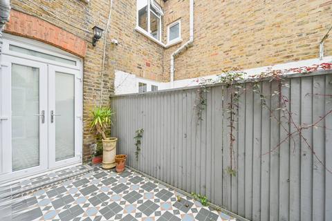 3 bedroom terraced house to rent, Tunis Road, Shepherd's Bush, London, W12