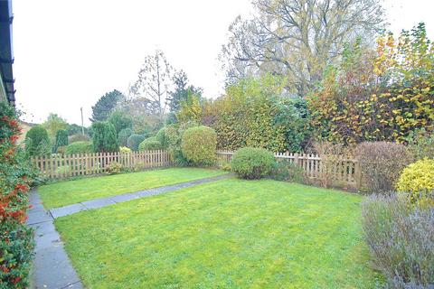 3 bedroom bungalow for sale, Berkeley Close, Stroud, Gloucestershire, GL5