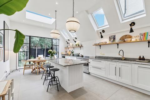 73 Eswyn Road, London, SW17 8TR