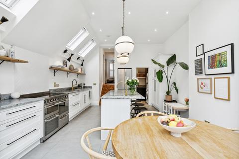73 Eswyn Road, London, SW17 8TR