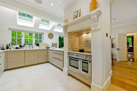 4 bedroom detached house to rent, Eton Road, Datchet, Slough, Berkshire, SL3