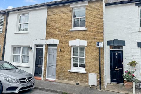 2 bedroom terraced house to rent, Connaught Road, The Alberts