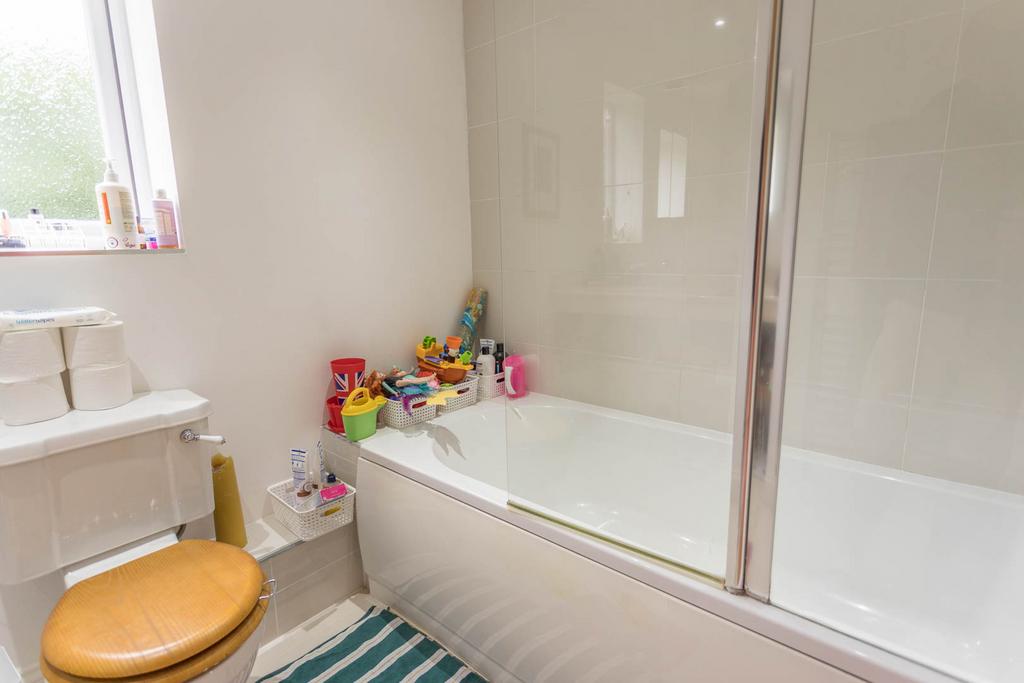 En-suite bathroom