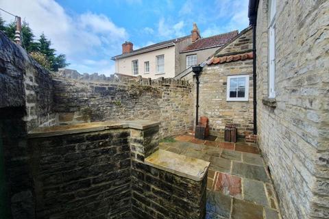 3 bedroom semi-detached house to rent, West Street, Somerton TA11