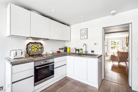28 Railway Side, London, SW13 0PN
