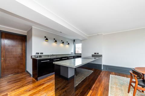 2 bedroom flat for sale, Bourdon Street, London W1K