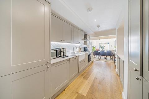 2 bedroom flat for sale, Oakhill Road, London