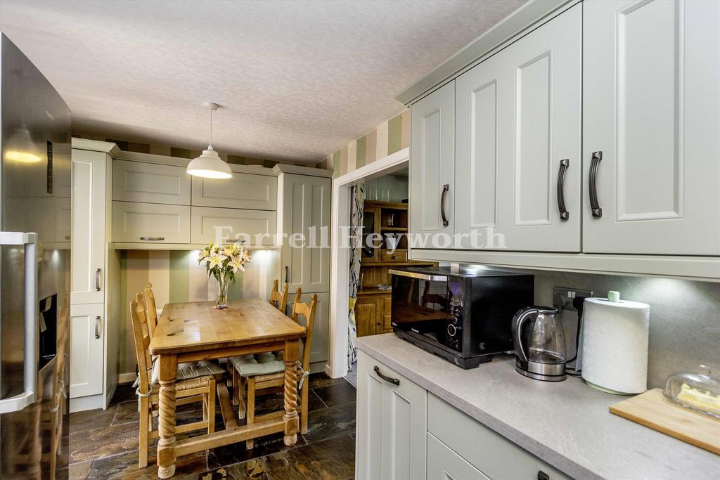 Kitchen dining room