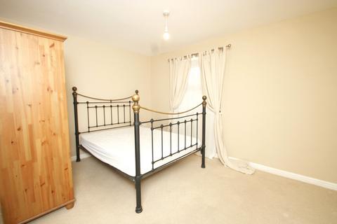 2 bedroom flat for sale, Swinnow Close, Bramley, Leeds, LS13