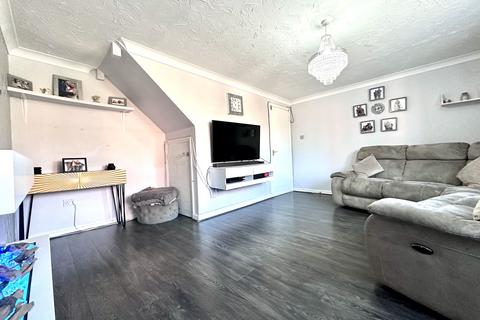 3 bedroom end of terrace house for sale, Morton Close, Ely, Cambridgeshire