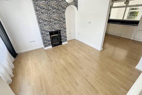 2 bedroom terraced house to rent, Mayswood Gardens, Dagenham RM10