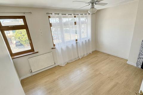 2 bedroom terraced house to rent, Mayswood Gardens, Dagenham RM10