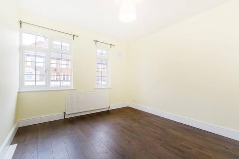 3 bedroom flat to rent, Wrythe Lane, Sutton, Carshalton, SM5