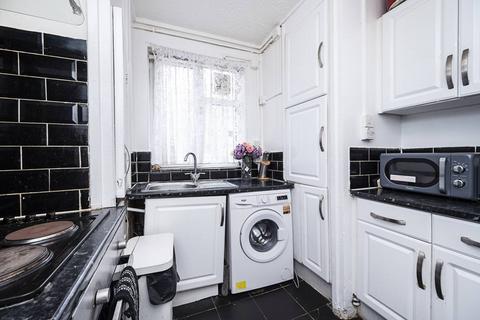 3 bedroom flat for sale, Geffrye Estate, Hoxton, London, N1