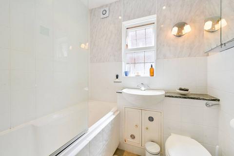 27 Ravenscroft Road, London, W4 5EQ