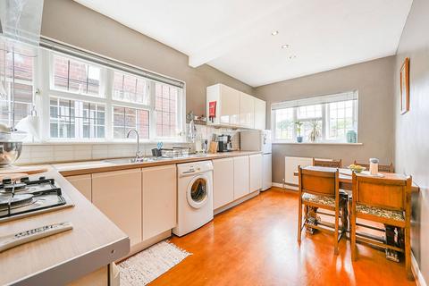 27 Ravenscroft Road, London, W4 5EQ