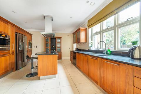 5 bedroom detached house to rent, Chalmers Way, St Margarets, Twickenham, TW1