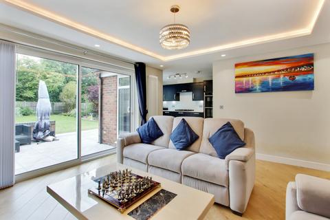 35 Pitfield Drive, Meopham, Gravesend, DA13 0AY