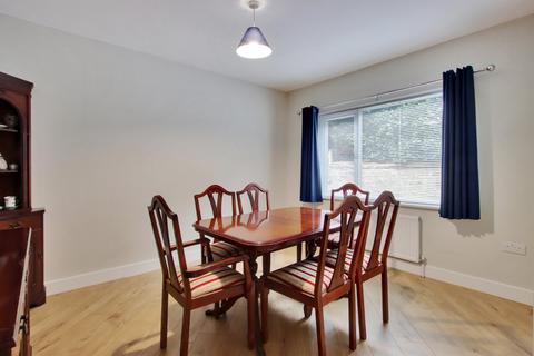 35 Pitfield Drive, Meopham, Gravesend, DA13 0AY