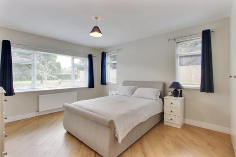 35 Pitfield Drive, Meopham, Gravesend, DA13 0AY