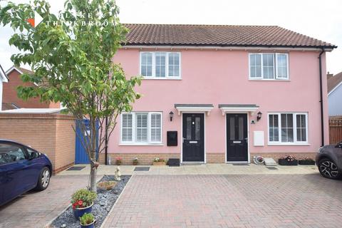 2 bedroom semi-detached house for sale, Cross Road, Clacton-on-Sea