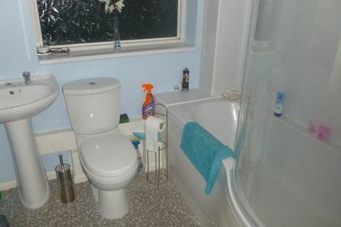 2 bedroom flat to rent, Dallega Close , Hayes , Middlesex