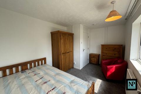 Studio to rent, Room 5, 17 Kingsley Road, Burton-On-Trent, DE14 2SE