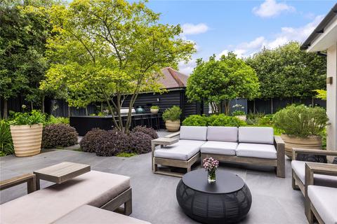 40 York Avenue, London, SW14 7LG