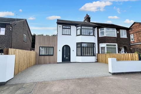 3 bedroom semi-detached house for sale, West Avenue, Manchester M28