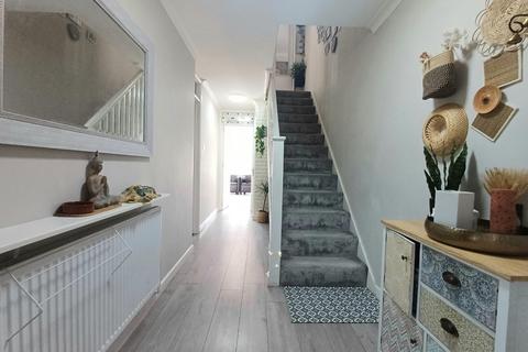 32 Avon Place, Reading, RG1 3LA
