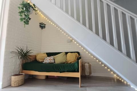 32 Avon Place, Reading, RG1 3LA