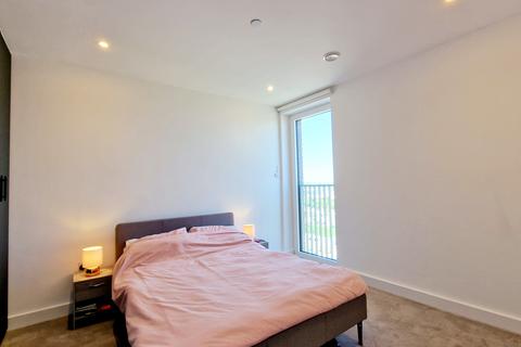 1 bedroom flat to rent, Heartwood Boulevard, London W3
