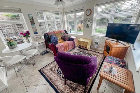 3 bedroom bungalow for sale, Headland Way, Navenby