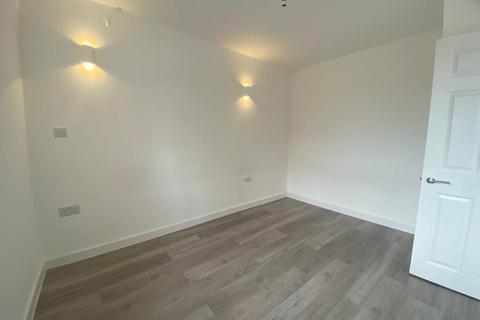 2 bedroom apartment to rent, High Street, Cradley Heath, B64