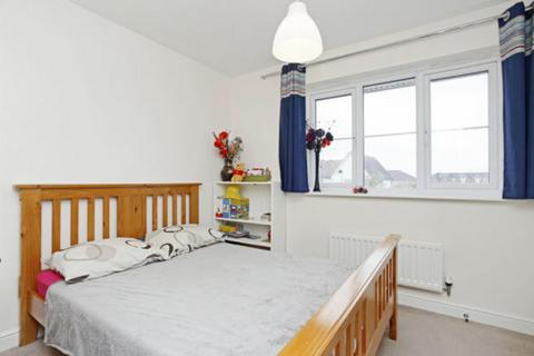 2 bedroom terraced house to rent, Atlantis Close, Barking IG11