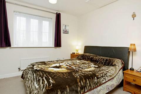 2 bedroom terraced house to rent, Atlantis Close, Barking IG11