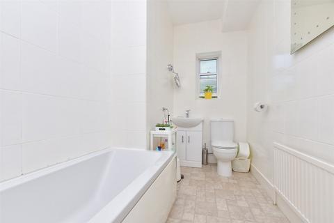 2 bedroom ground floor maisonette for sale, Farningham Road, Caterham, Surrey