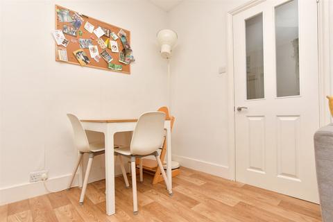 2 bedroom ground floor maisonette for sale, Farningham Road, Caterham, Surrey