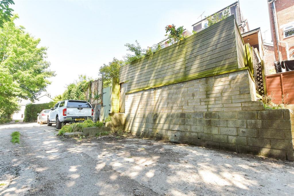 Driveway/Parking