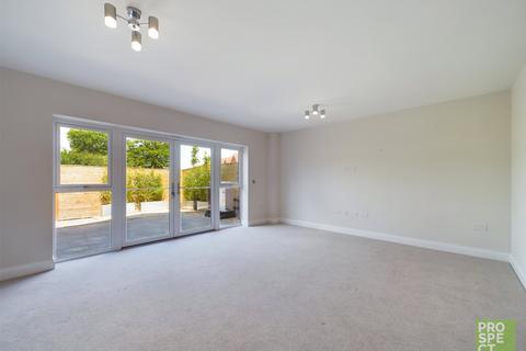 3 bedroom terraced house to rent, Winkfield Manor Drive, Ascot, Berkshire, SL5
